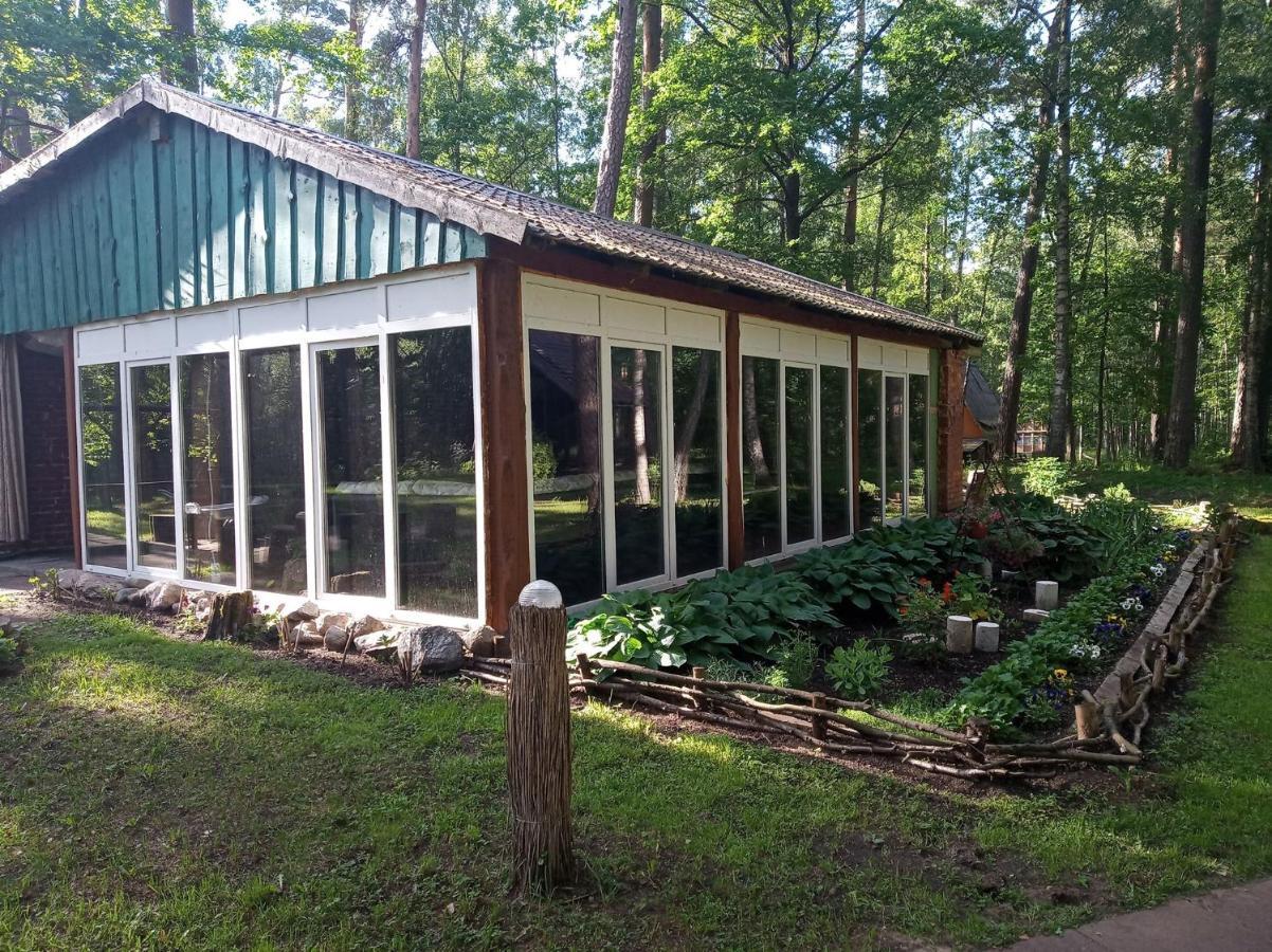 Asmonu Poilsiaviete Villa Kinty Екстериор снимка